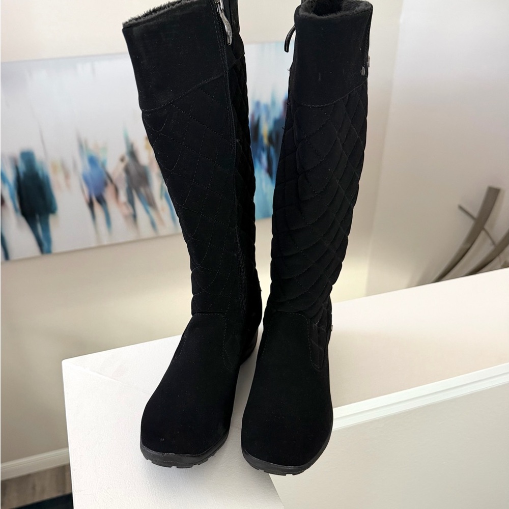 Khombu Black Quilted Winter Boots